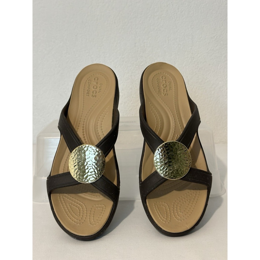 Crocs‎ Sanrah Womens Gold Hammered Medallion Brown Wedge Sandals Size 11